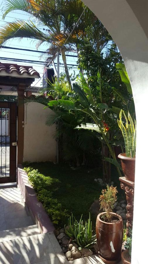 Hotel El Super 8 Santa Cruz de La Sierra Exterior photo